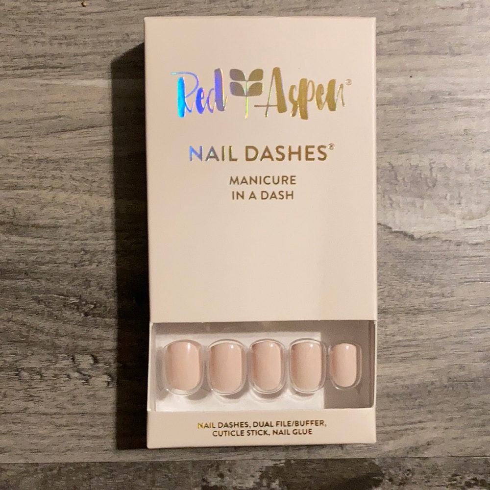 Red Aspen nail dashes